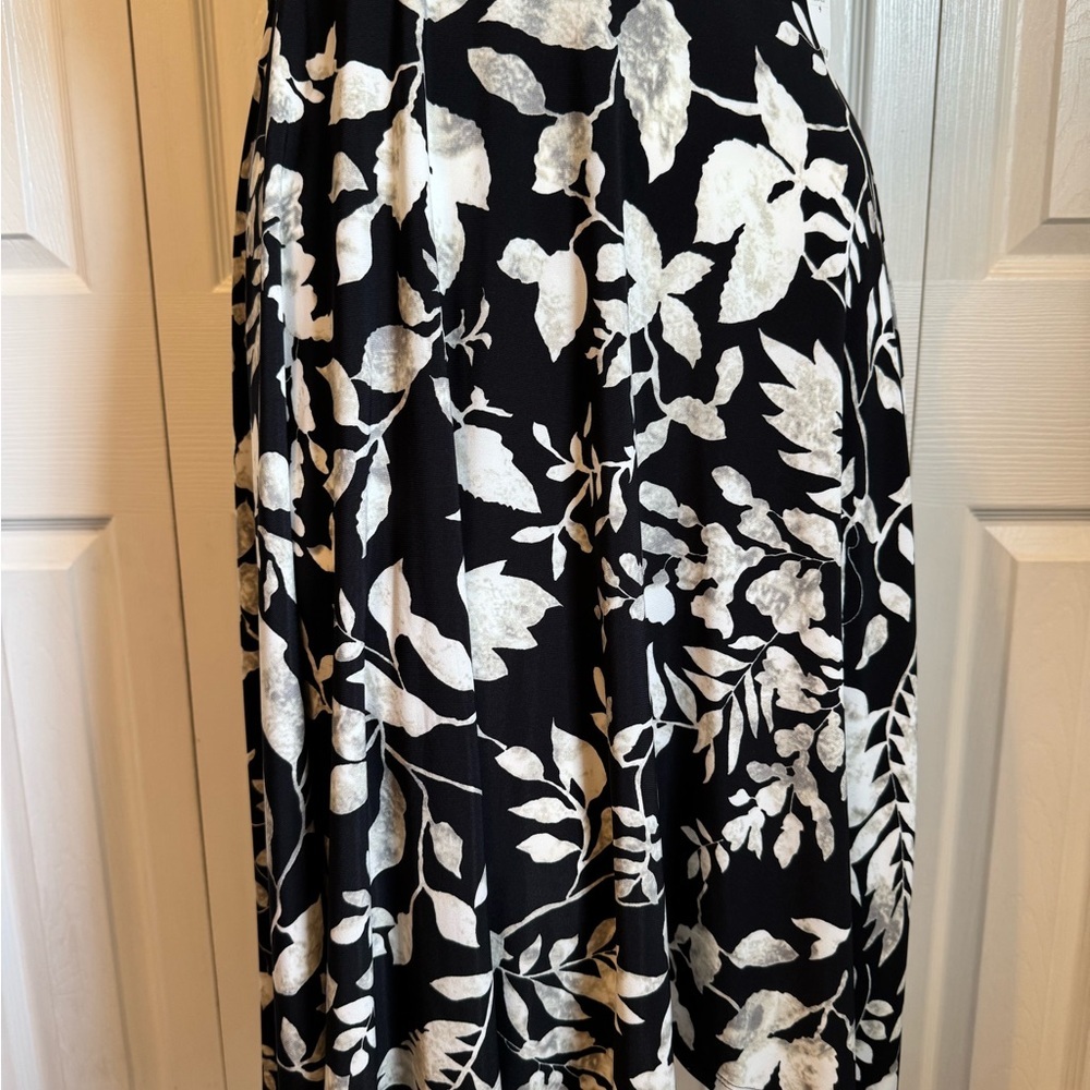 Evan Picone Women’s Black/Cream/Gray Floral Halter Dress size 4 - Picture 4 of 15